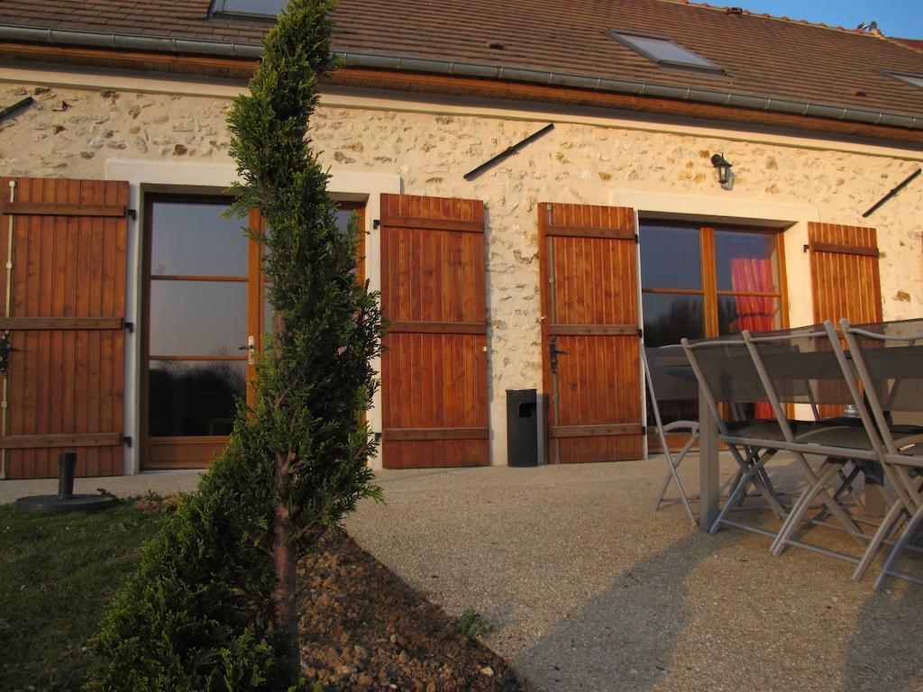Au Domelia Provinois Hotel Cerneux Exterior foto